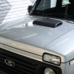 Motorhaube, Lufthutze und Frontpartie des Lada Niva Legend 1.8