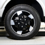Zweifarbiges 16-Zoll-Rad des Lada Niva Legend 1.8