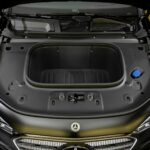 Geöffneter Frunk des elektrischen Mercedes GLA 2028