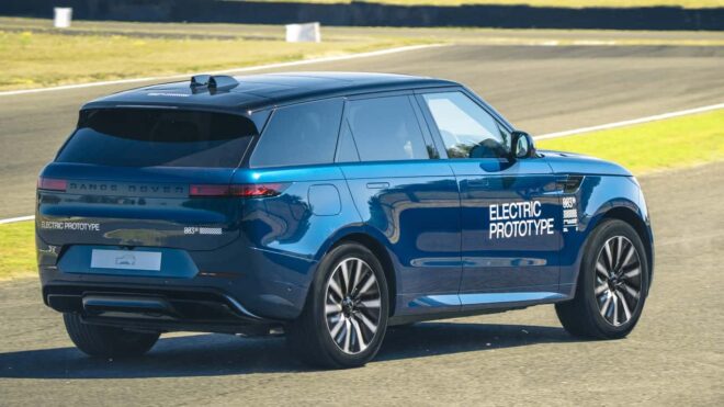Range Rover Sport Electric Prototyp in Heckansicht